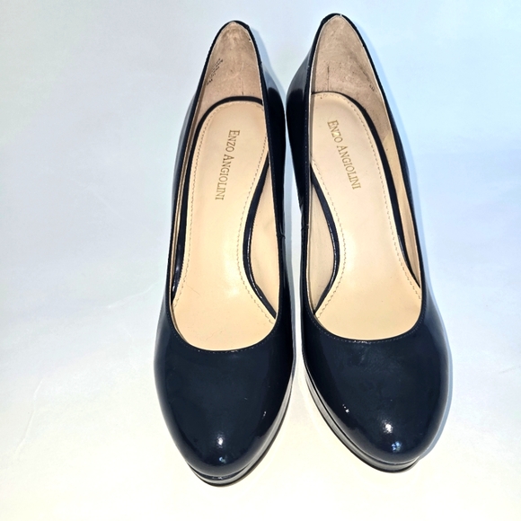 Gently used Leather Enzo Angiolini high heels, navy blue, 4 inch heel. Size 8M - Picture 3 of 7